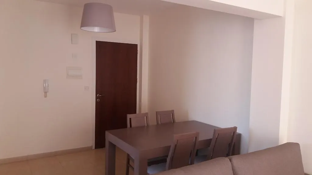 202 Mandritis Court Apartman Lárnaka